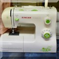 Z06. Singer Esteem II sewing machine. 